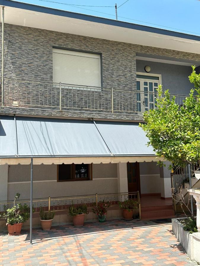 Vila Adriatik 1 Vlorë 外观 照片